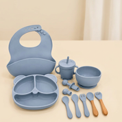 Complete feeding set flat lay