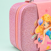 Glitter aur zip ka close-up